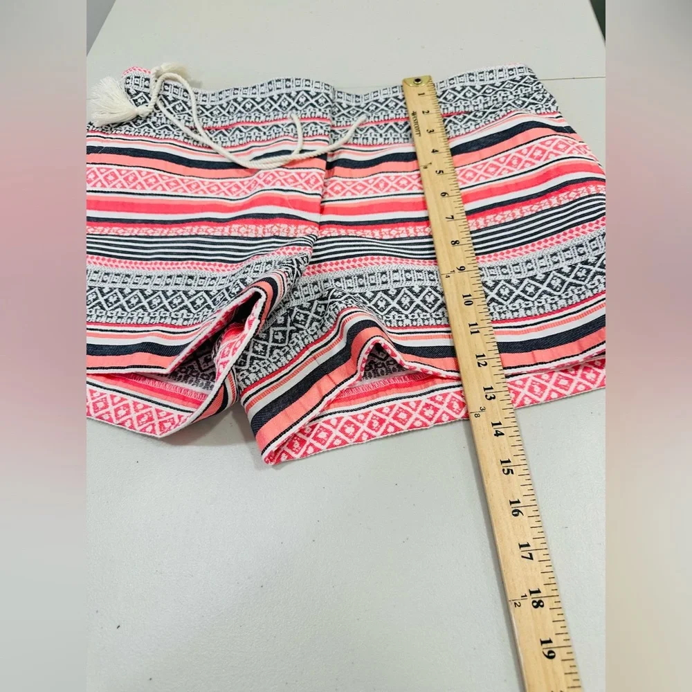 Ann‎ Taylor The Riviera Shorts  Womens Size 8 Textured  Aztec Stripe Boho NWT